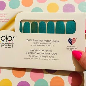 COLOR STREET 100% NAIL POLISH STRIPS